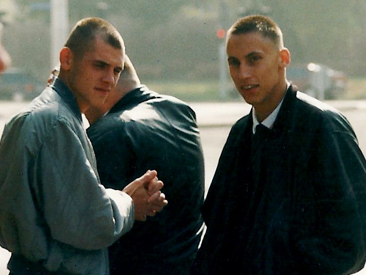 Gute Bekannte: Uwe Boehnhardt (M.) und Wohlleben (r.) im Herbst 1996 in Erfurt bei einem Prozess gegen den Holocaust-Leugner Manfred Roeder.