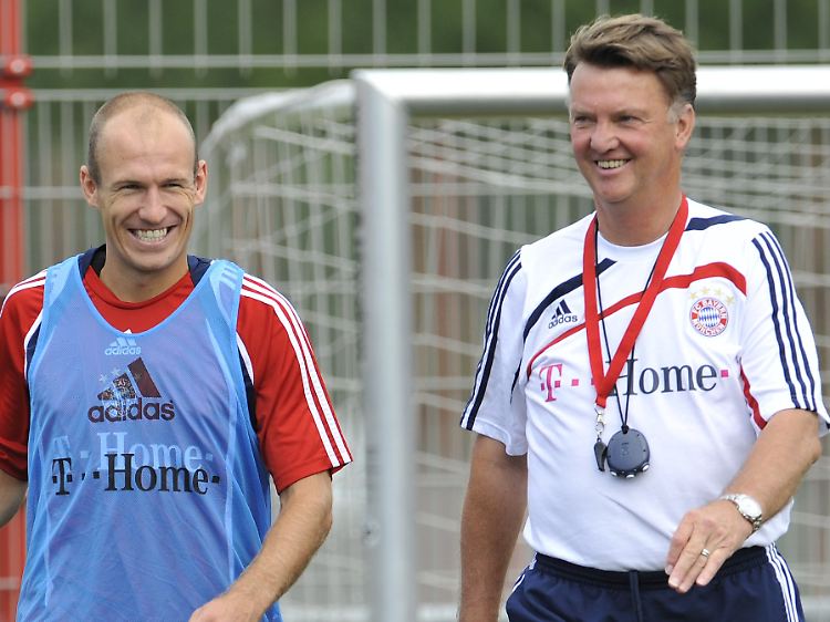 Mit dem neuen Dribbelkünstler Arjen Robben kommt van Gaal deutlich besser aus.