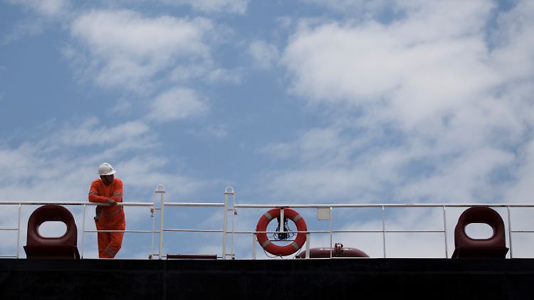 Seeleute wissen: Ein einzelner Rettungsring reicht nicht für alle.