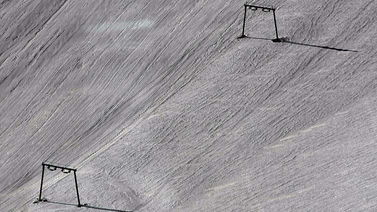 Skipiste am Zugspitzblatt: Noch ist es leer, aber wenn es voller wird, sind Vorsicht und Rücksichtnahme angesagt.