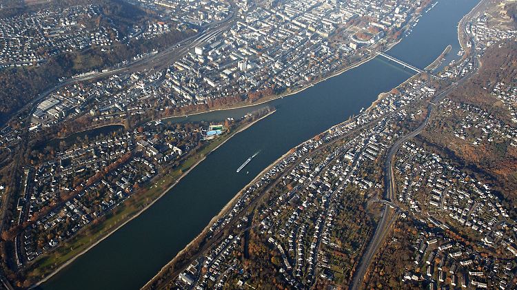 Der Rhein bei Koblenz: Die Fundstelle liegt ungefähr in der Bildmitte.