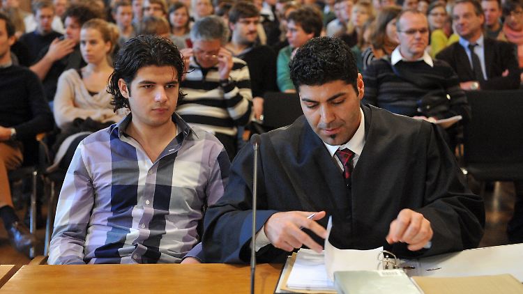 Yunus M. bei der Entscheidung des Gerichts.