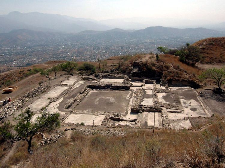 Präkolumbianisches Ballsportgelände in Monte Alban.