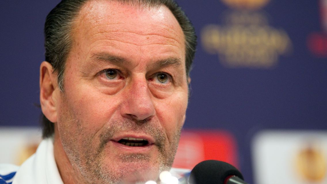 Tief sitzt der Frust: Schalkes Trainer Huub Stevens.
