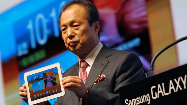 Bei Samsung zuständig für mobile Endgeräte: Shin Jong-gyun mit einem "Galaxy Tab 8.9 LTE".