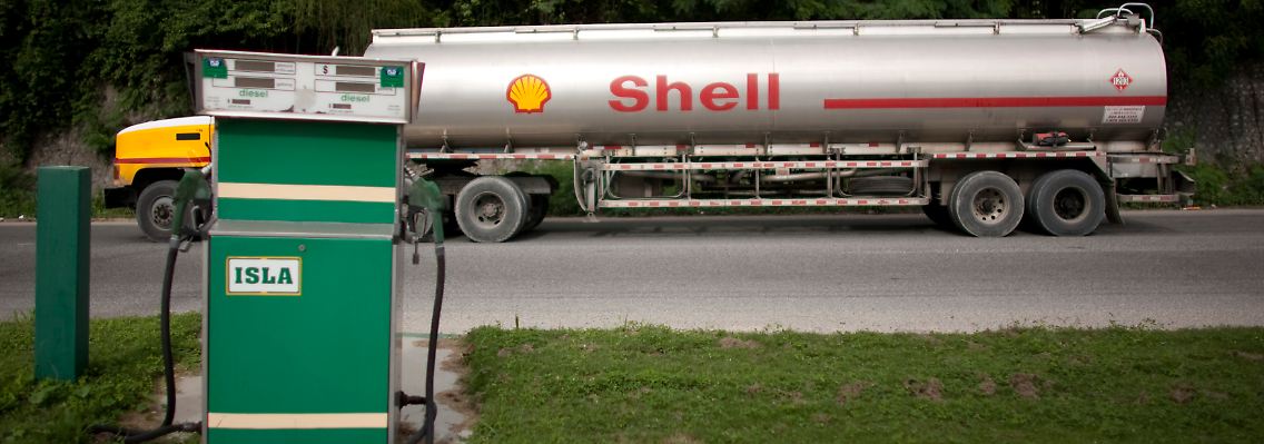 Tankwagen in der Dominikanischen Republik: Der Konzern agiert weltweit, doch bei weitem nicht überall stoßen die Aktivitäten auf Zustimmung.