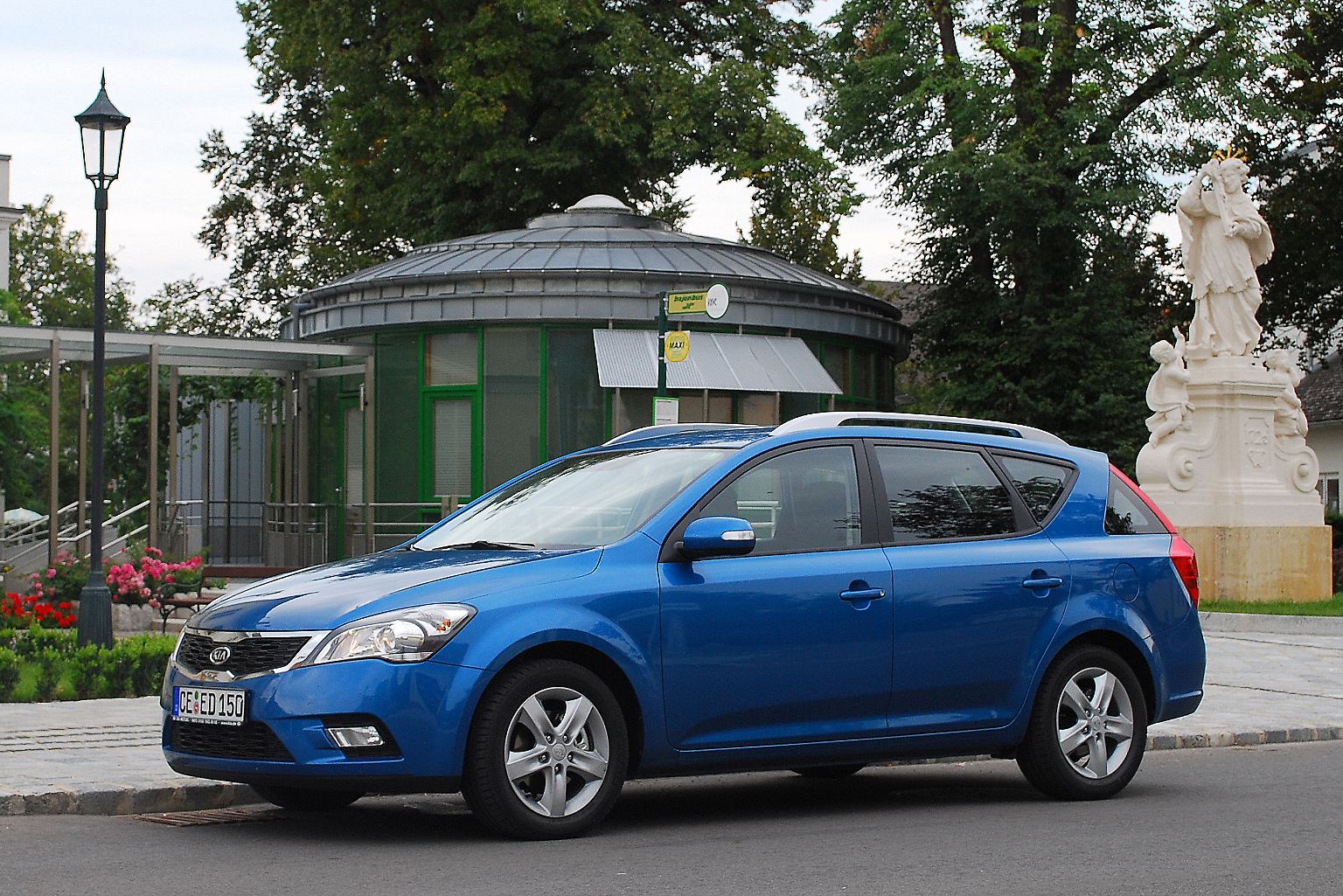 Kia hat dem Cee'd einen neuen Auftritt verpasst. Der Kühlergrill soll das neue Gesicht der Marke publik machen.