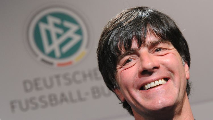Ausnehmend entspannt vor der Auslosung: Bundestrainer Joachim Löw.