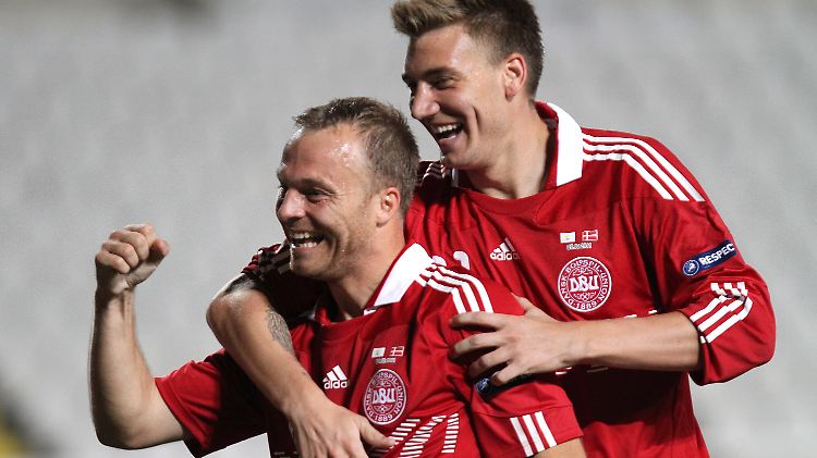 Stürmer Nicklas Bendtner (r.) gilt als Star des dänischen Teams.