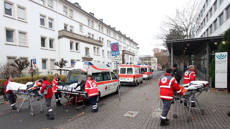 Großeinsatz für Rettungskräfte: Einen Tag vor der Entschärfung werden Alters- und Pflegeheime geräumt.