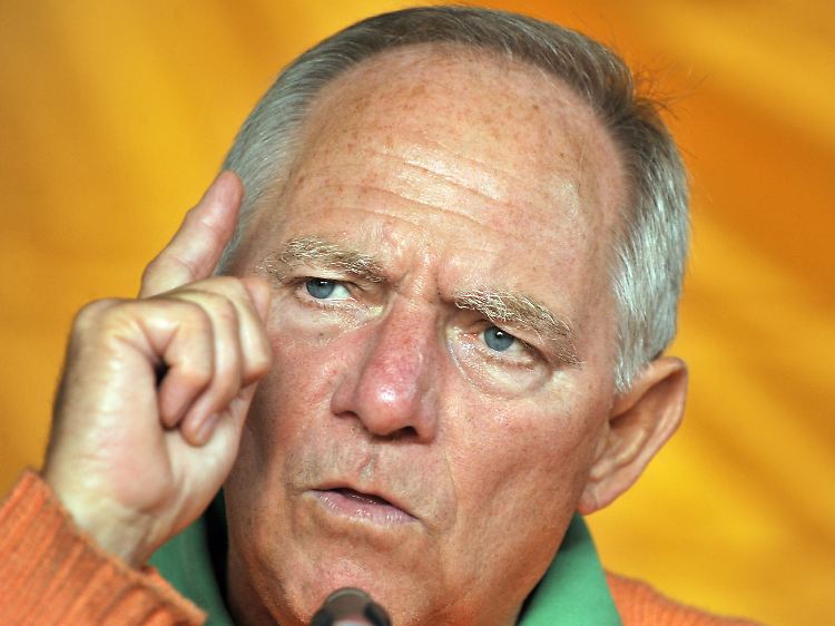 Wolfgang Schäuble will "sorgfältig prüfen".