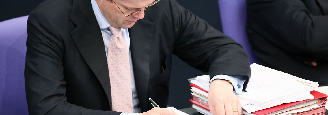 Guttenberg verteidigt seine Arbeitsweise.