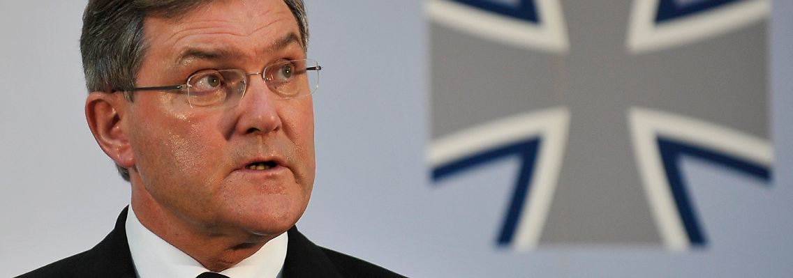 Verteidigungsminister Jung bleibt bei seiner Version, es seien keine Zivilisten getötet worden.