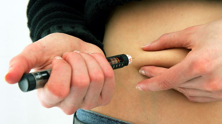 Diabetiker müssen sich ihr Leben lang Insulin spritzen.