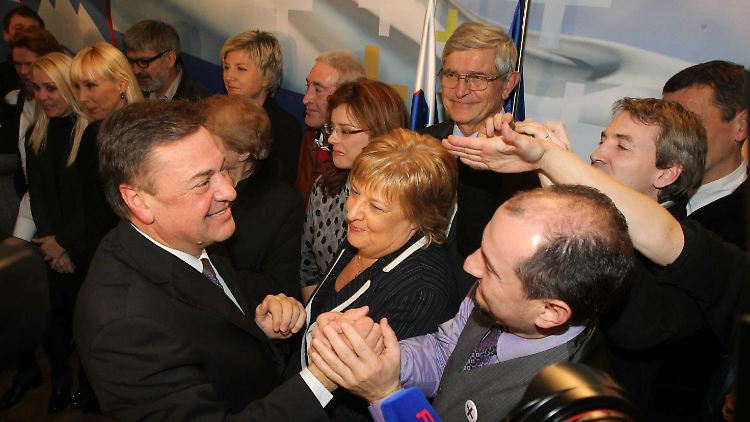Der Wahlsieg von Zoran Jankovic (links) kommt unerwartet.