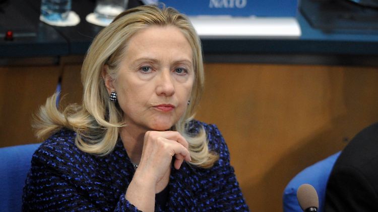 Clinton ermahnt Karsai.
