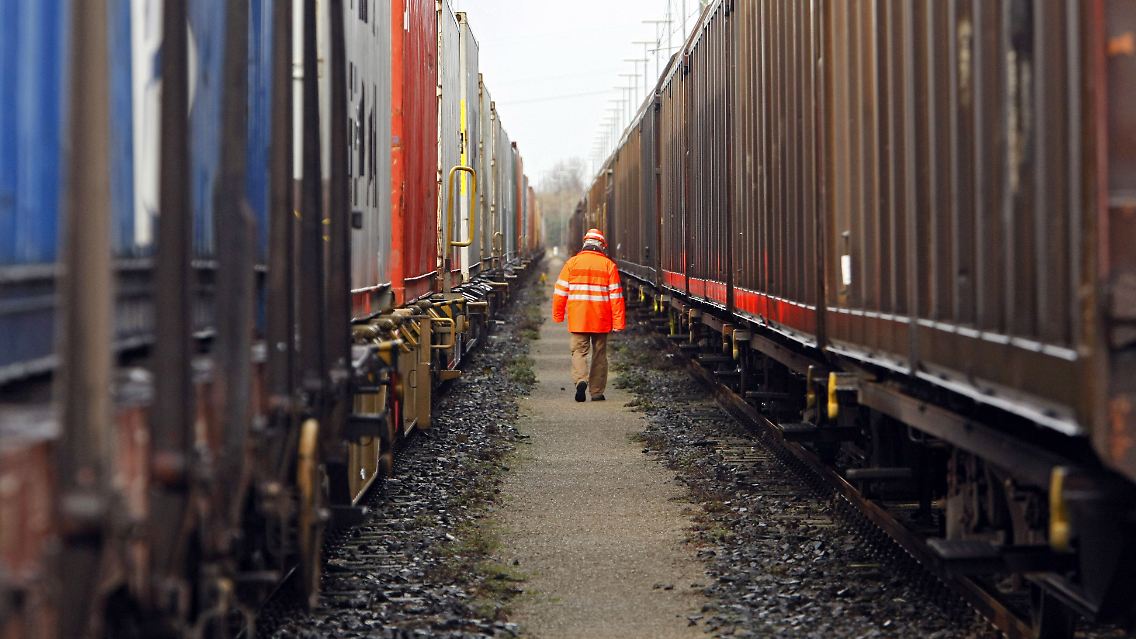 Für den nächsten Streik wollen die Gewerkschaften Transnet und GDBA gemeinsam stark sein.