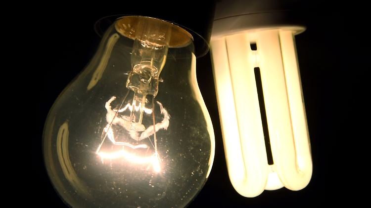 Einige Energiesparlampen hielten im Test nicht viel länger durch als Glühbirnen.