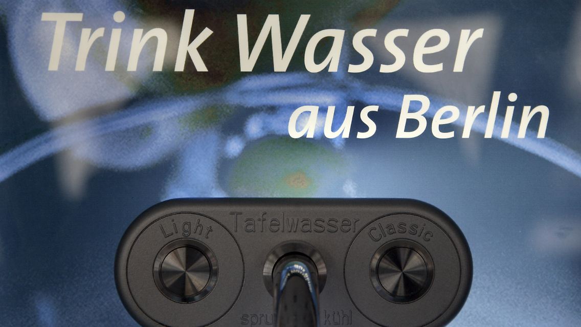 Die Berliner leiden seit Jahren unter hohen Wasserpreisen.