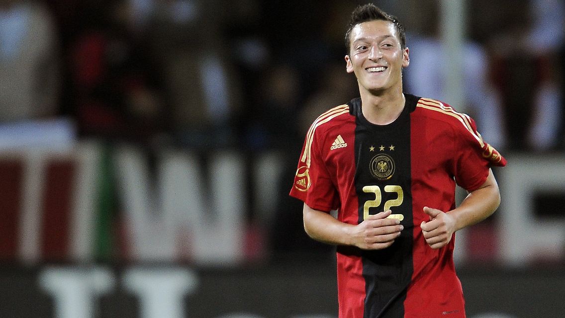 Für Deutschland am Ball: Mesut Özil. Überflüssig zu erwähnen, dass das gut so ist.