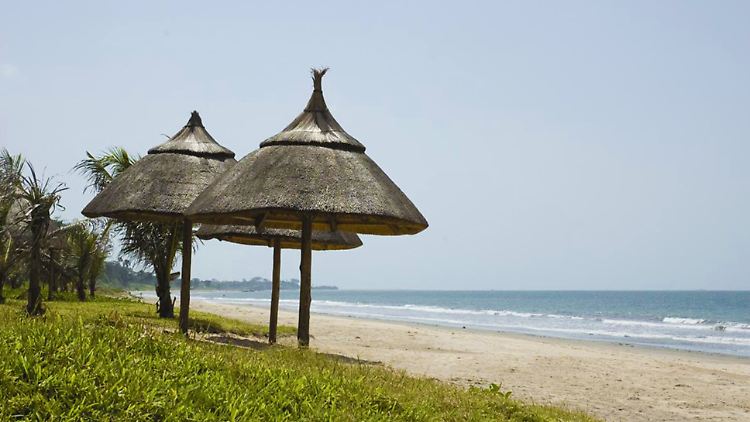 In Gambia ist vom Spätherbst bis Februar Trockenzeit, dann müssen Urlauber keinen Regen fürchten.
