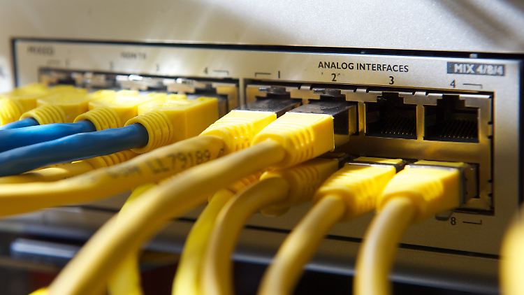 Server und Datenkabel: Das Rückgrat der Wirtschaftskraft.