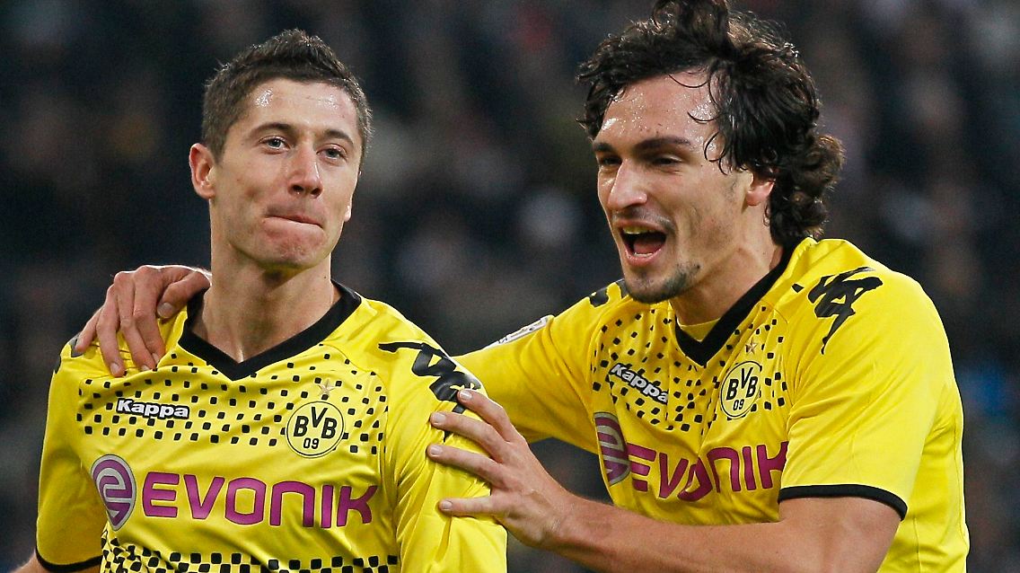 Ein Kantersieg muss her: Das wissen auch die Dortmunder Robert Lewandowski und Mats Hummels.