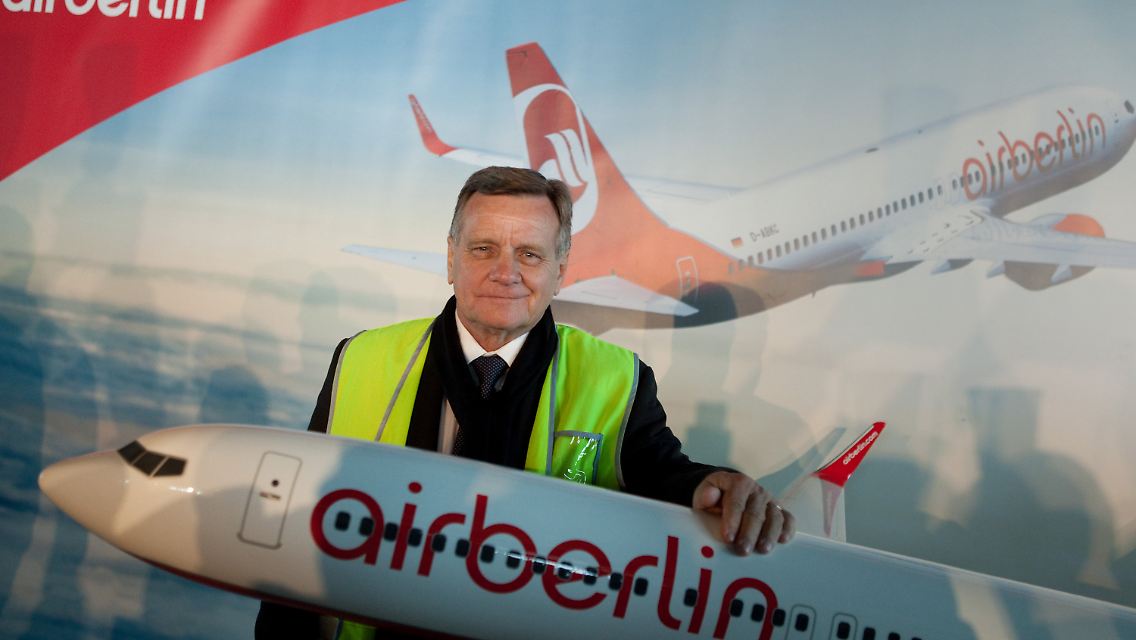 Hartmut Mehdorn will Air Berlin aus der Turbulenzzone bringen.