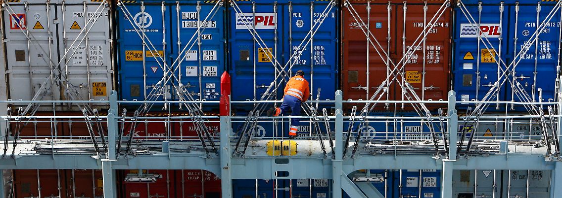 Allein im Juni verlassen Waren im Wert von 70 Mrd. Euro das Land.
