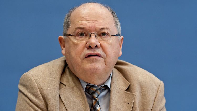 Jerzy Montag ist gegen einen voreiligen Anlauf für ein neues NPD-Verbotsverfahren.