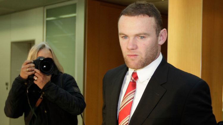 Wayne Rooney kann bei der Euro 2012 für England stürmen, aber erst ab dem dritten Gruppenspiel.