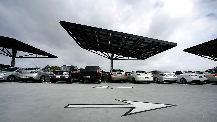 Kalifornier entdecken die Möglichkeiten: Solar-Paneele als Schattenspender in San Diego.