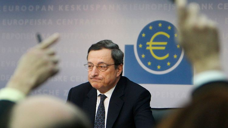 Mario Draghi ist noch nicht lange EZB-Chef. Seine Amtszeit ist bislang von Turbulenzen begleitet.