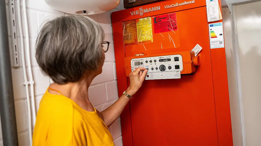 Na-ist-da-noch-alles-in-Ordnung-Oder-nutzen-Hauseigentuemer-die-Sommerpause-lieber-fuer-eine-Heizungsmodernisierung