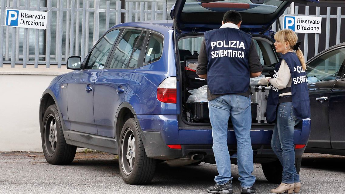 2011-12-09T144650Z_01_MXR12_RTRMDNP_3_ITALY-LETTER-BOMB.JPG756033905428694297.jpg