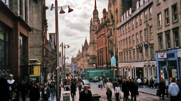 Unweit des glitzerndes Zentrums der schottischen Metropole Glasgow herrscht eine andere Realität: Die Lebenserwartung im Stadteil Calton ist so gering wie nirgends in Europa.