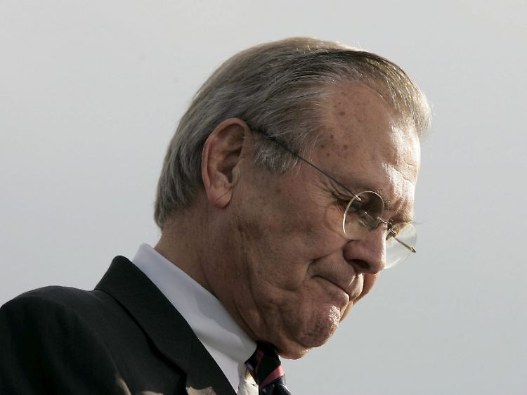 Rumsfeld ist unter die Memoiren-Schreiber gegangen. Sein Präsident hat bereits vorgelegt.