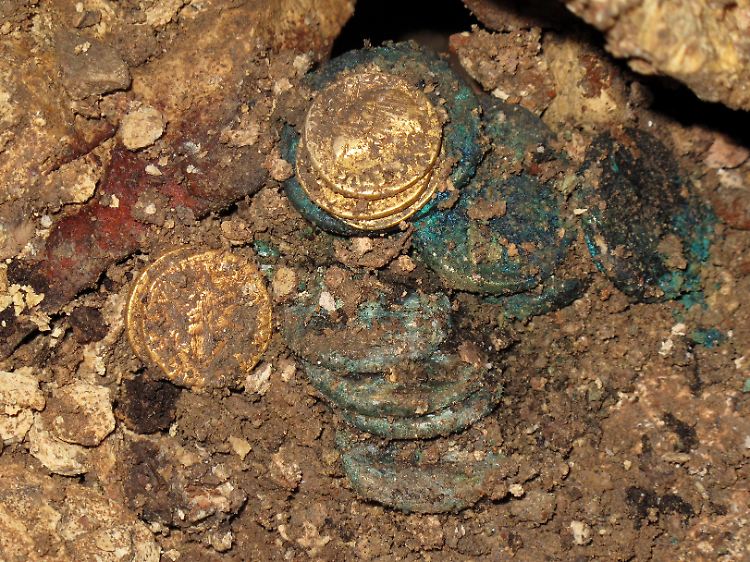 Der Münzhort ist nicht der einzige Fund: Bereits vor Jahren wurden auch Briefe und Waffen der Rebellen entdeckt.