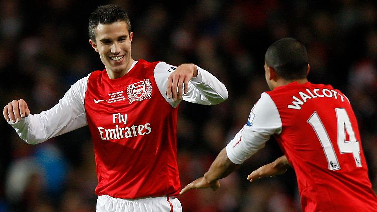 Robin van Persie fehlt noch ein Treffer zum Premier-League-Rekord von Thierry Henry.
