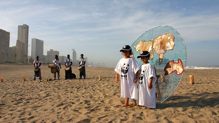 WWF-Aktion am Strand von Durban.