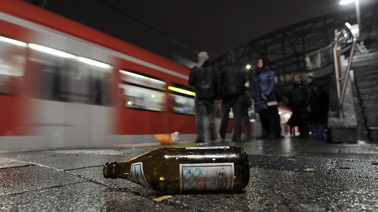 Die Party ist vorbei: kein Alkohol mehr in der Münchner S-Bahn.