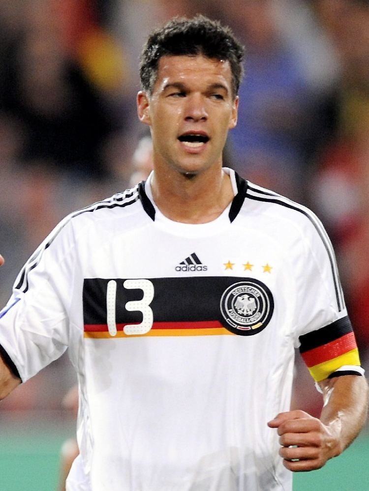 Michael Ballack versenkte den Elfmeter in der 14. Minute zum Halbzeitstand von 1:0.