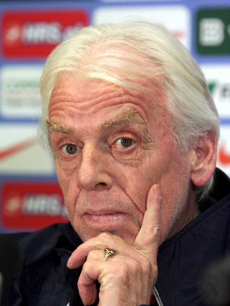 Die Bilanz stimmt nicht: Der polnische Fußballverband trennt sich von Coach Beenhakker.