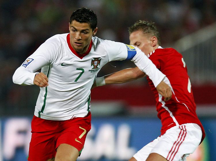 Das Team um Christiano Ronaldo muss weiter bangen: Trotz des Sieges gegen Ungarn trennen die Portugiesen noch fünf Punkte vom Gruppenersten Dänemark.