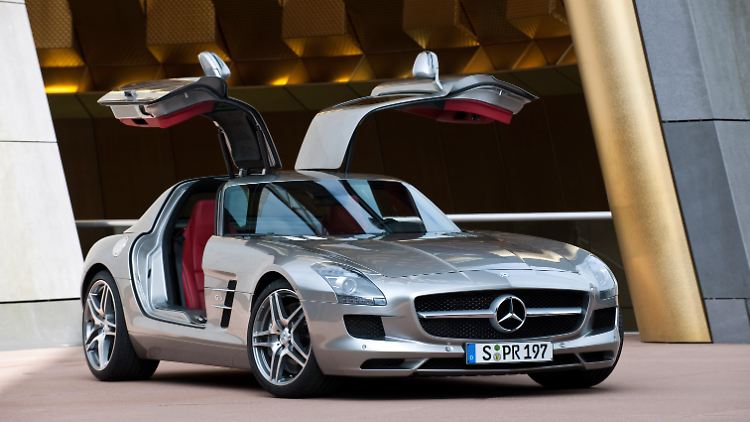 Beim Design hat man sich stark am Vorbild 300 SL aus den fünfziger Jahren orientiert. 
