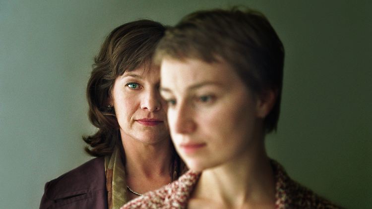 Die beiden Hauptdarstellerinnen Hannah Maynard (Kerry Fox, links) und Mira Arendt (Anamaria Marinca).