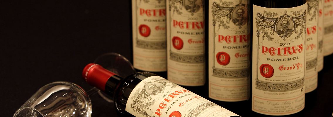 Ein 2000er Chateau Petrus ist einige Tausend Euro wert.