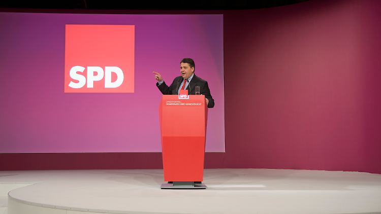 Die SPD und ihr Vorsitzender Gabriel holen auf - bis zu Union und Kanzlerin Merkel ist es aber noch ein weiter Weg.