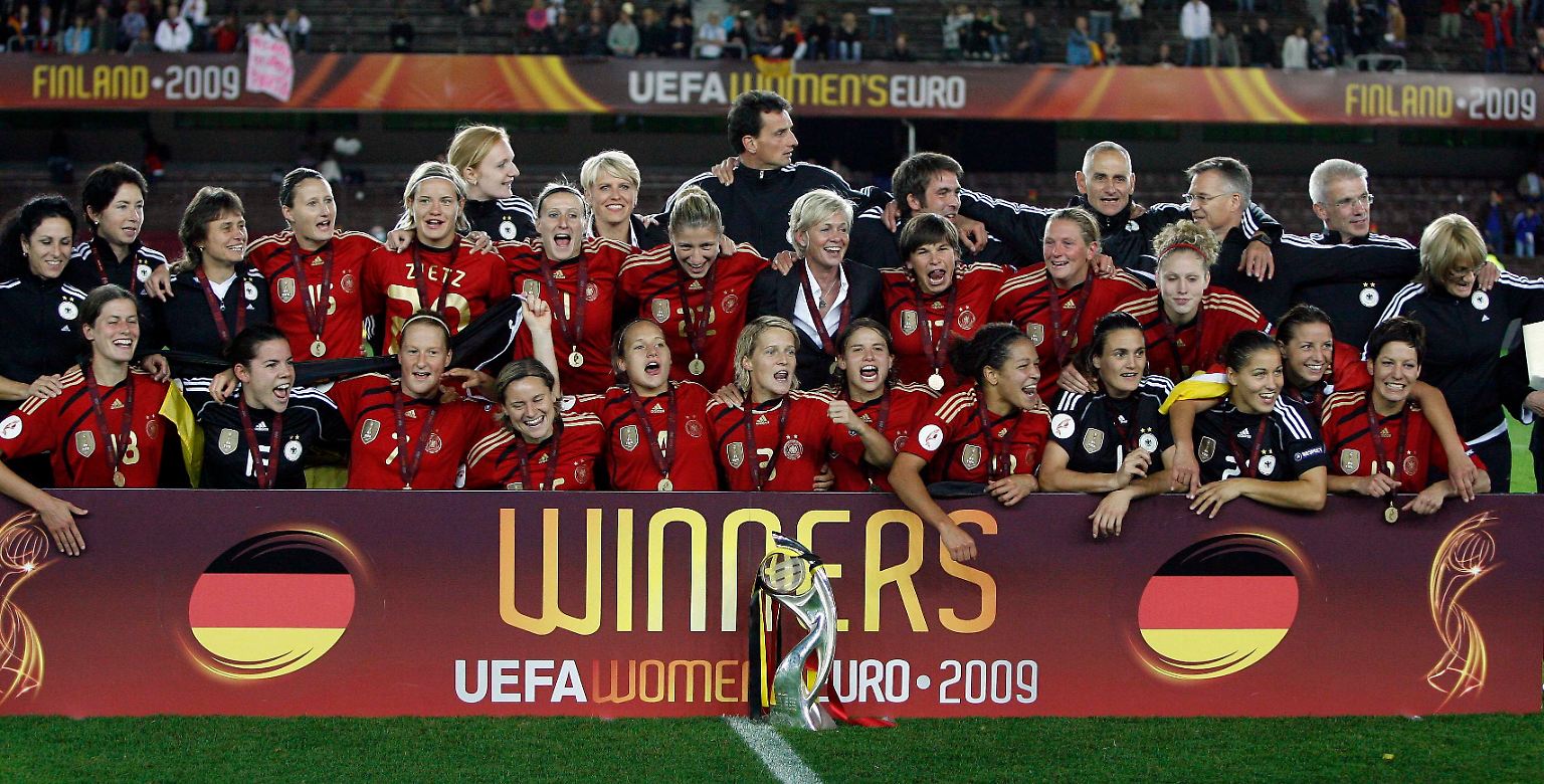 Die deutsche Frauen-Nationalmannschaft ist gegen England und mit dem höchsten EM-Finalsieg der Geschichte auf Wolke Sieben des europäischen Fußball-Himmels angekommen.