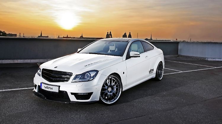 Tuner Väth möbelt den Mercedes C63 AMG auf.